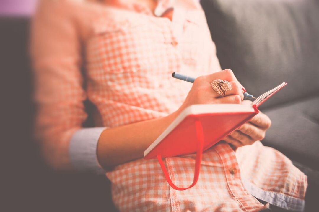 留學申請文書各校客製化段落，如何針對學校寫特色，師資，研究資源，教學資源，要跟的教授。